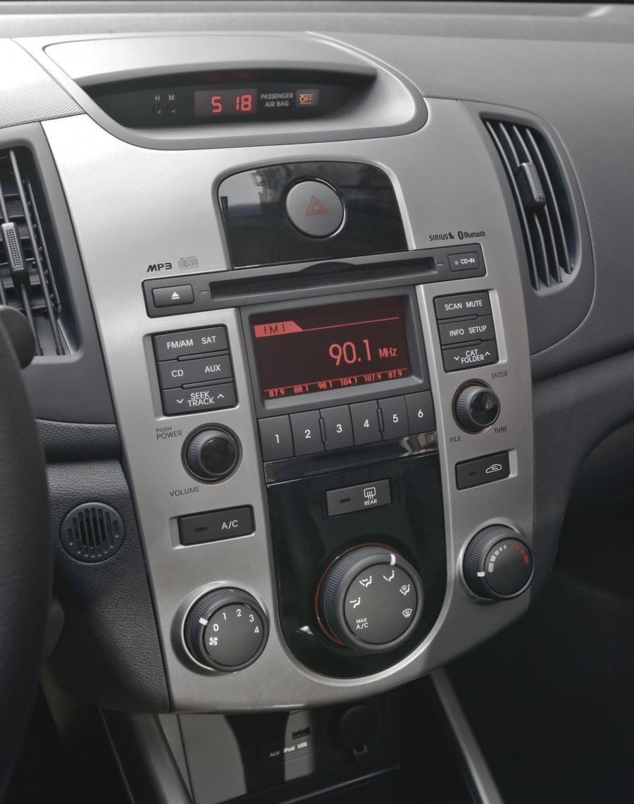  Kia Forte Koup 2009 года  (фото 25 из 169)